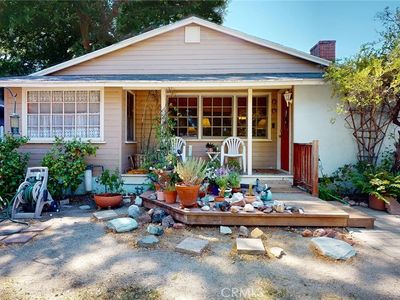 22542 Burbank Blvd, Woodland Hills, CA, 91367
