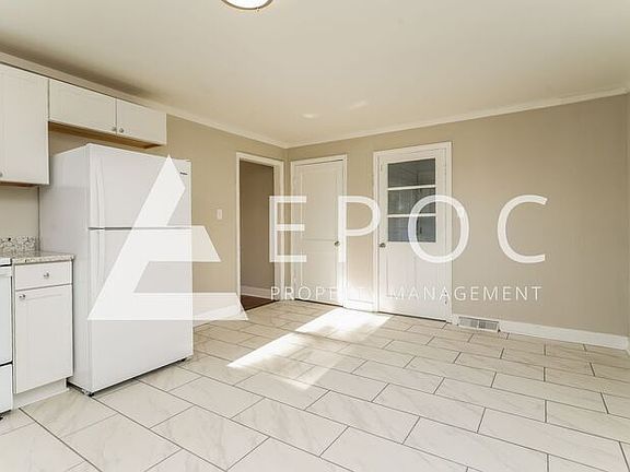 5th image of 8222 Carolina #119