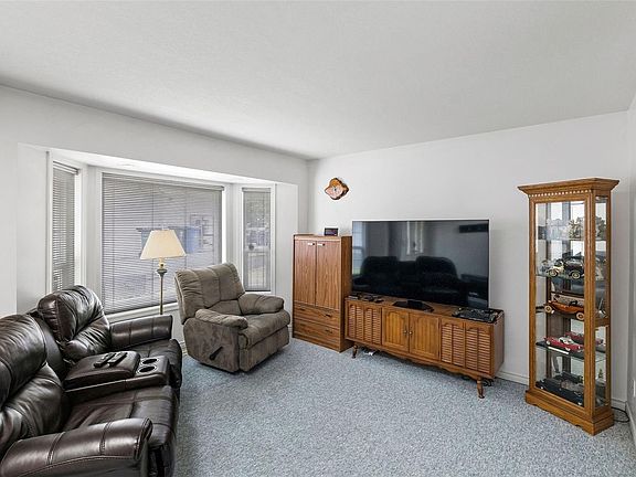 3rd image of 5280 Cormorant Pl