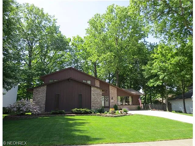 20713 Sandalwood Ln photo 1