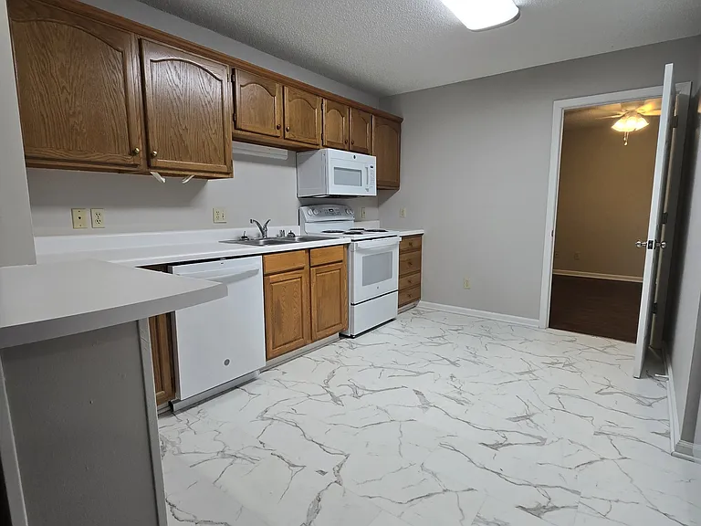 1621 Chris Dr #C — Photo 9