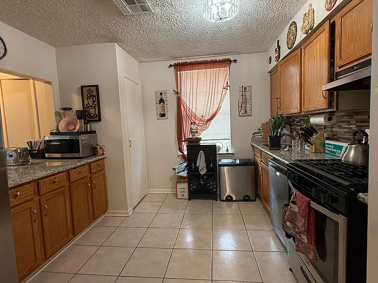 5909-11 General Haig St #5911 — Photo 6