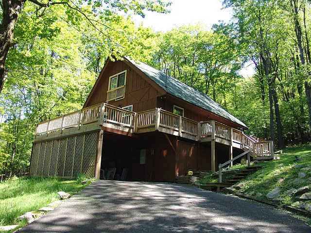 462 Primrose Ln photo 1
