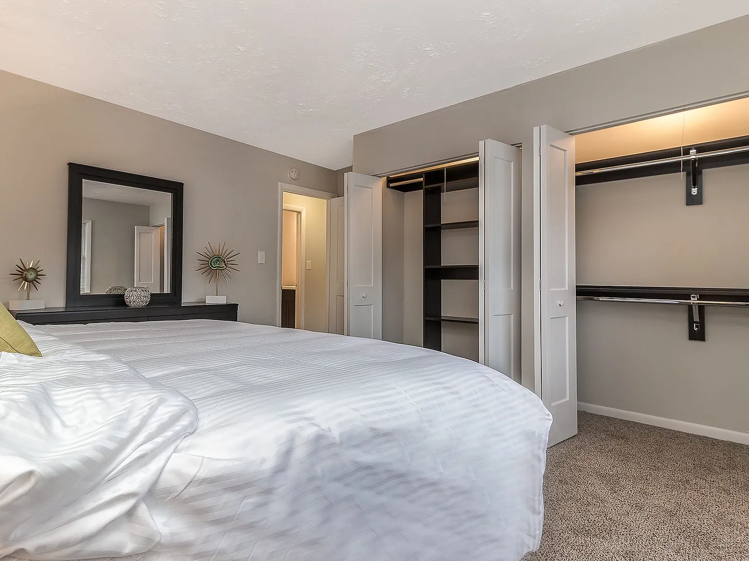 Edgewood Apartments — Photo 4