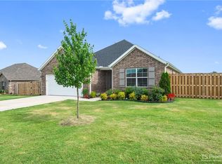505 La Riata St, Fayetteville, AR 72730