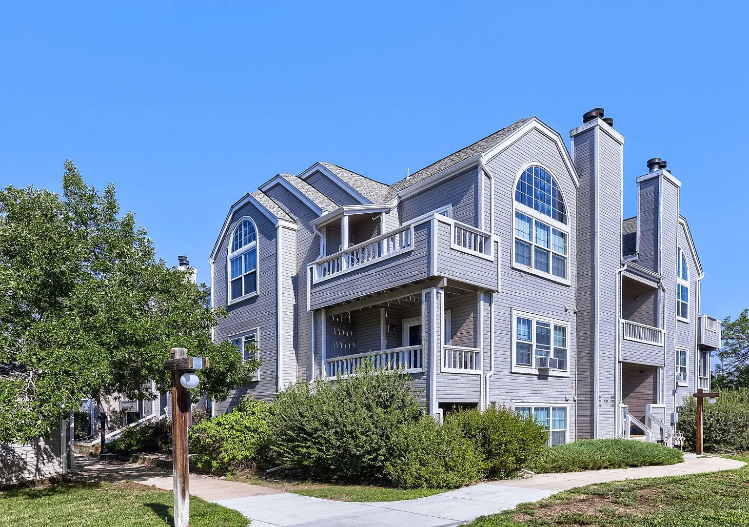 $500 Off Rent! Spacious & Updated 1bd/1ba Condo- Lakewood, Co! Available Now! — Photo 1