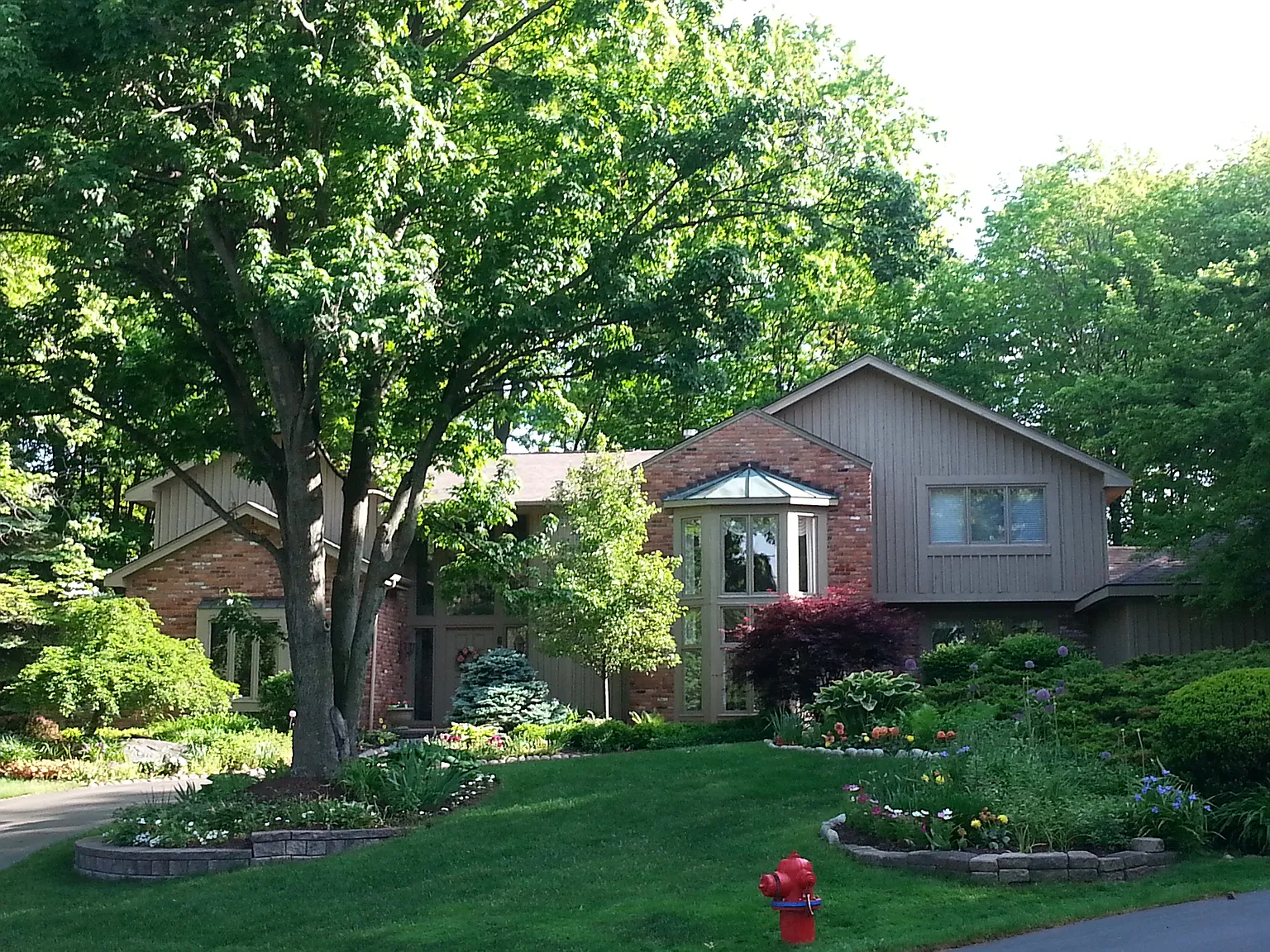 6129 Pickwood Dr photo 1