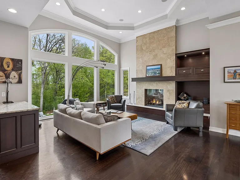 2063 Austrian Pine Ln — Photo 9