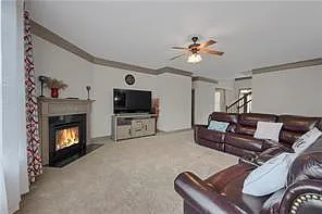5 bed, 3.0 bath, 3296 sqft, $2,850 — Photo 4