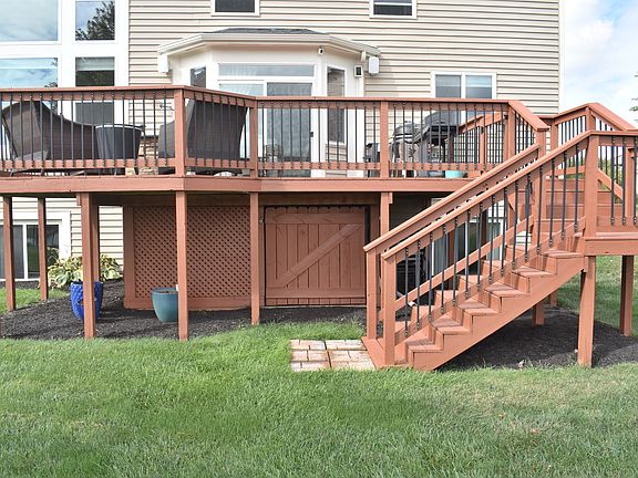 5th image of 621 Featherstone Dr