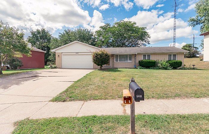 1st image of 2609 Arrowhead Dr