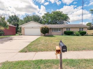 2609 Arrowhead Dr, South Bend, IN 46628