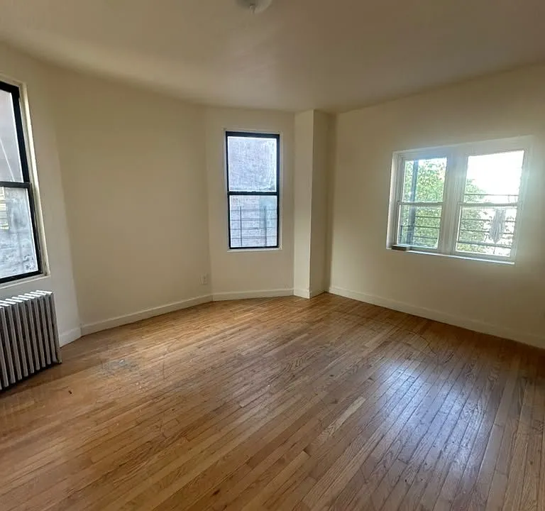 288 Hawthorne Ave #1