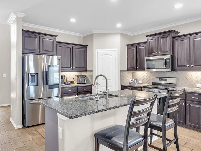 2313 Sky View Rd — Photo 9