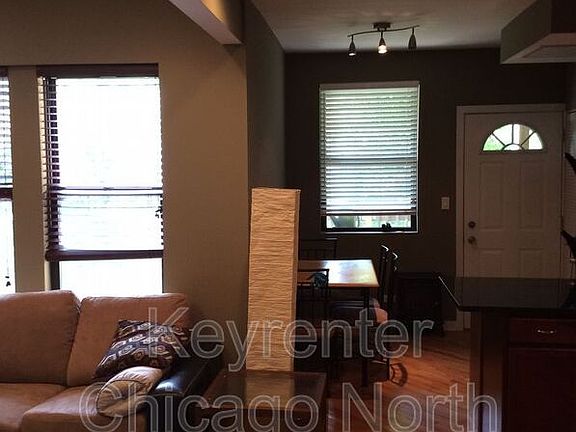 3rd image of 4824 N Hoyne Ave APT 2