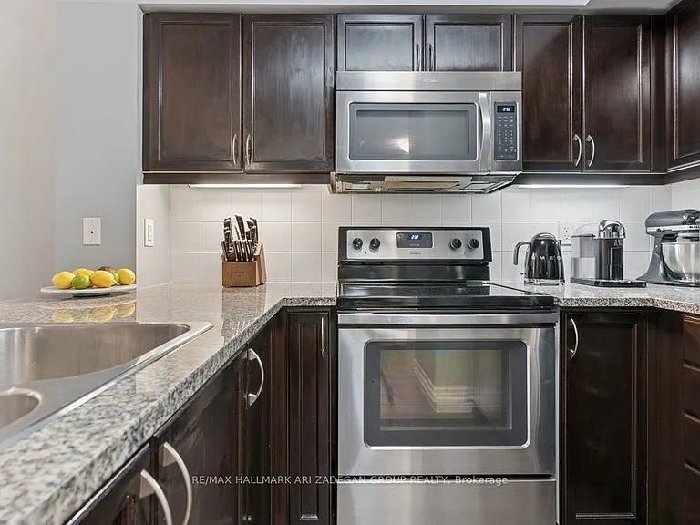 19 Grand Trunk Cres #3108 — Photo 8