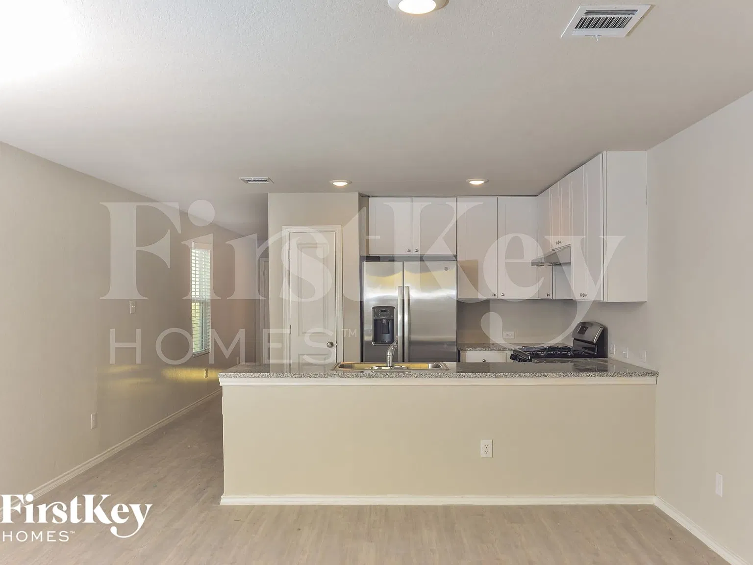 4 bed, 2.0 bath, 1627 sqft, $2,215 — Photo 3