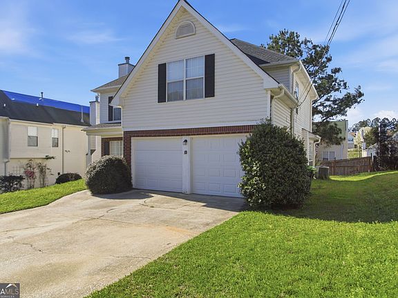 2nd image of 4035 Robin Cir