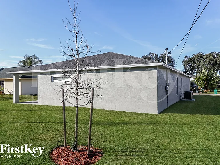 652 SW Jacoby Ave — Photo 15