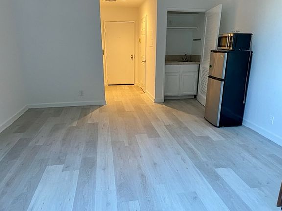 2nd image of 3927 Inglewood Blvd APT 107