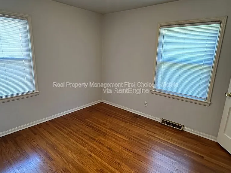 2448 E Aloma St — Photo 12