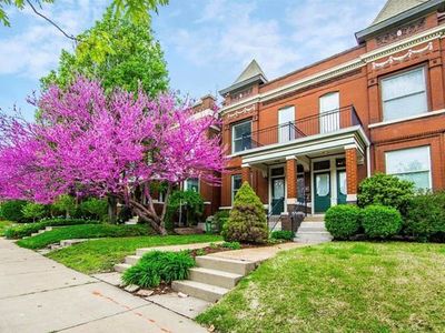 1851 Russell Blvd, Saint Louis, MO, 63104