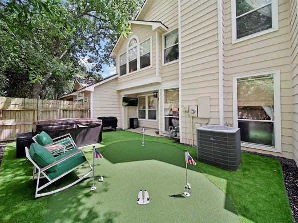 34 Wintergreen Trl, Spring, TX 77382