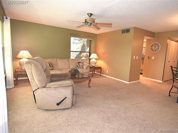 4th image of 301 SW South River Dr APT 105