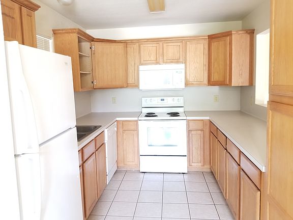3rd image of 3745 Oldenburg Ln