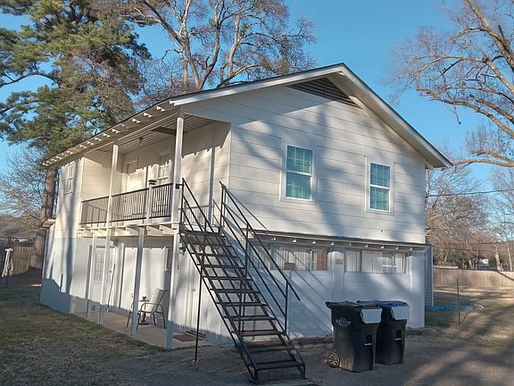 2nd image of 207 E Grand Ave #A