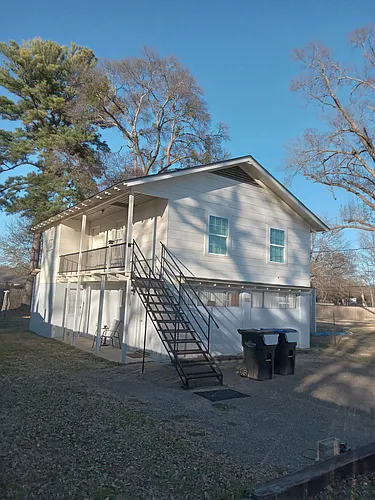 207 E Grand Ave #A Photo 1