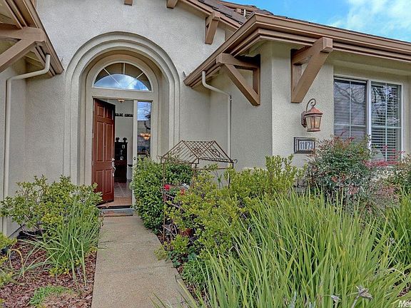 2nd image of 11873 Cobble Brook Dr