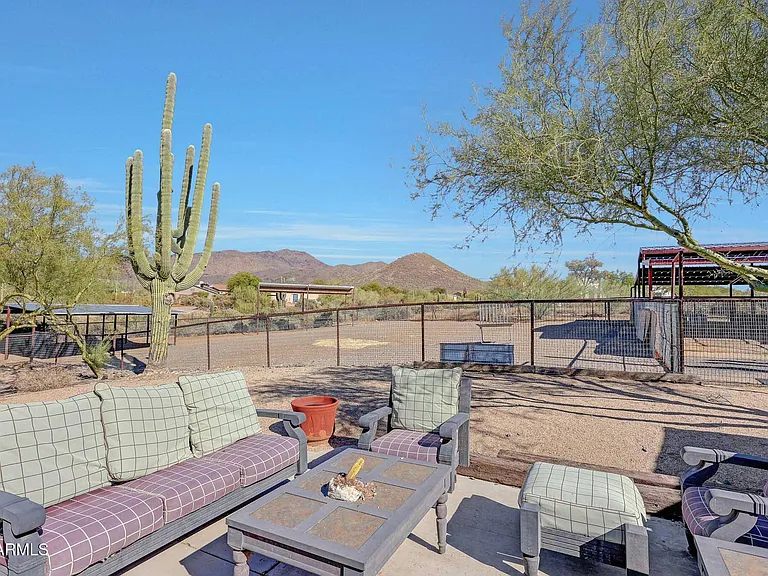 6914 E Highland Rd — Photo 27