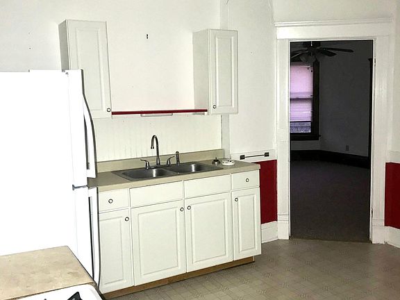 Large and spacious kitchen with new appliances. So inviting for your family.