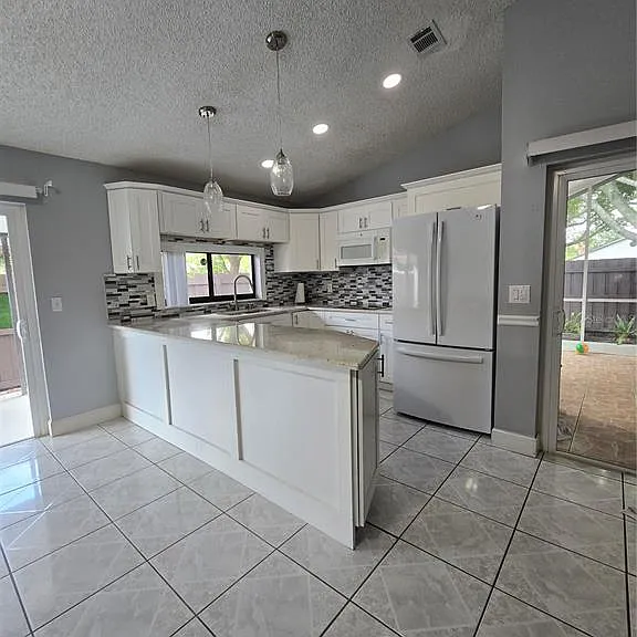 5401 Hopedale Dr — Photo 3