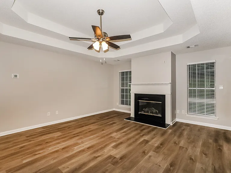 5567 Katherine Village Dr — Photo 4