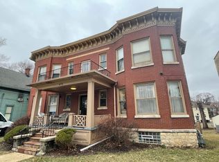 472 E Chicago St #3, Elgin, IL 60120