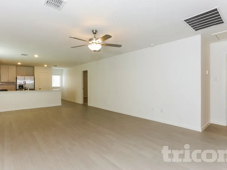 1340 Amapola Dr — Photo 2