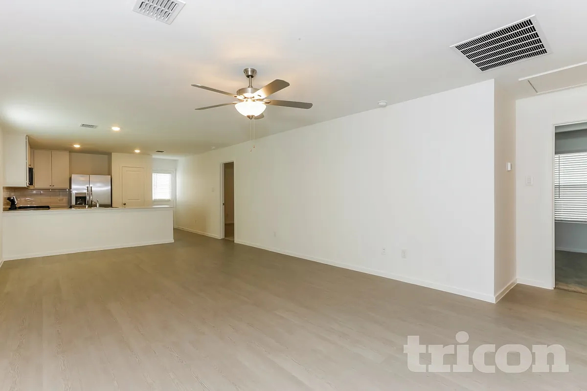 Building Photo - 1340 Amapola Dr