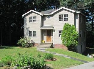 7 Dustin Ave, Derry, NH 03038