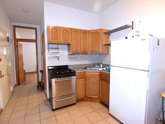 3rd image of 246 N 5th St APT 1L