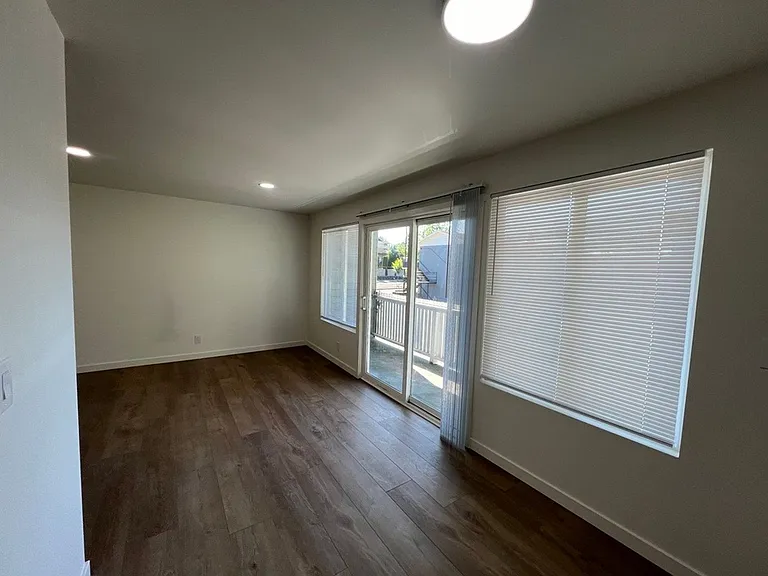 Charles XX Apartments — Photo 5