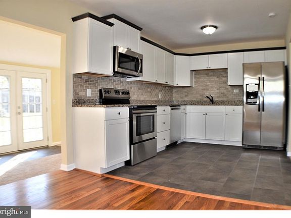 4th image of 89 Martindale Dr