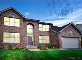 1367 Essex Dr, Hoffman Estates, IL 60192