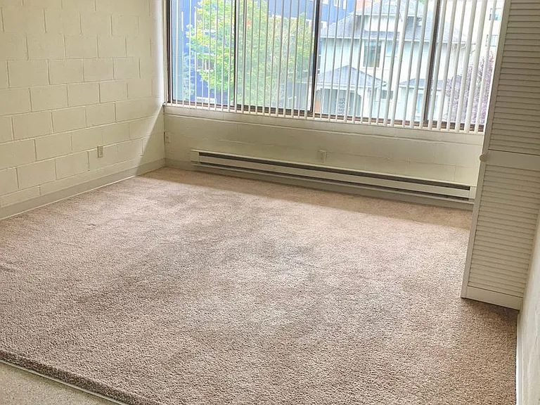 Campus Apartments — Photo 10