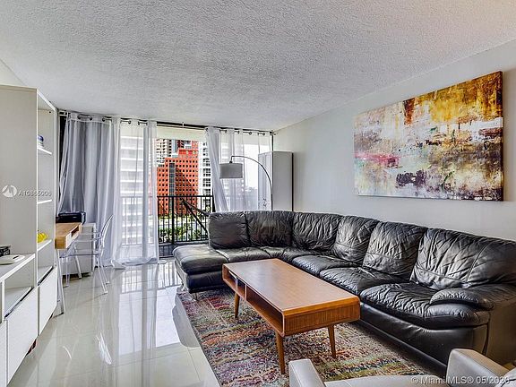 3rd image of 1450 Brickell Bay Dr APT 905