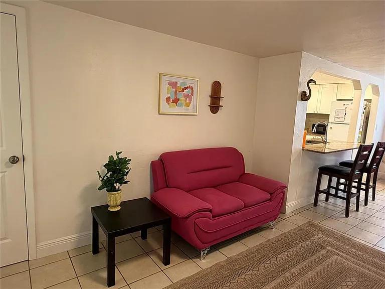 203 W Crest 1/2 Ave — Photo 6