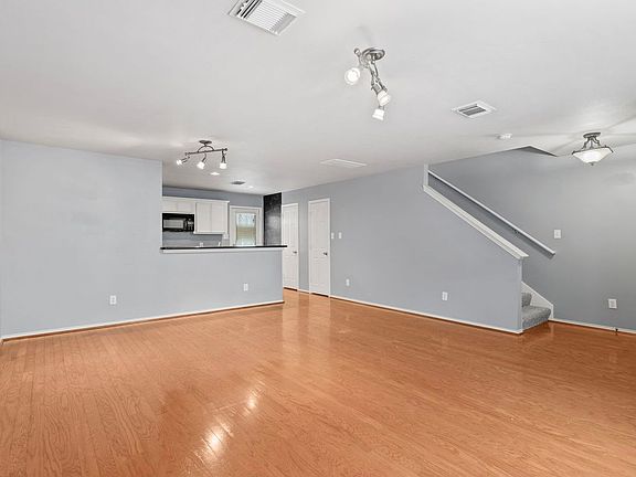 3rd image of 1710 Redwing Cove Dr