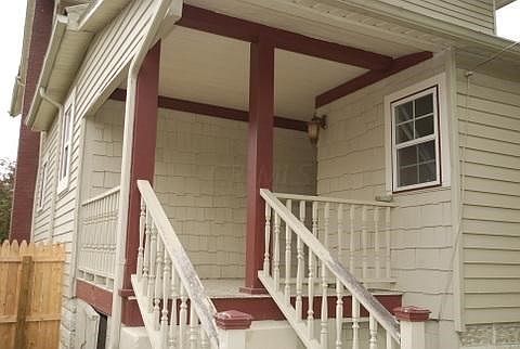 5th image of 209 S Franklin St