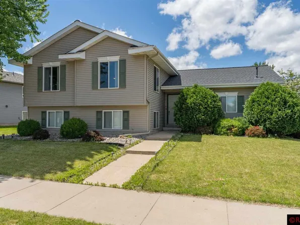 1245 W Menk Dr, Saint Peter, MN 56082